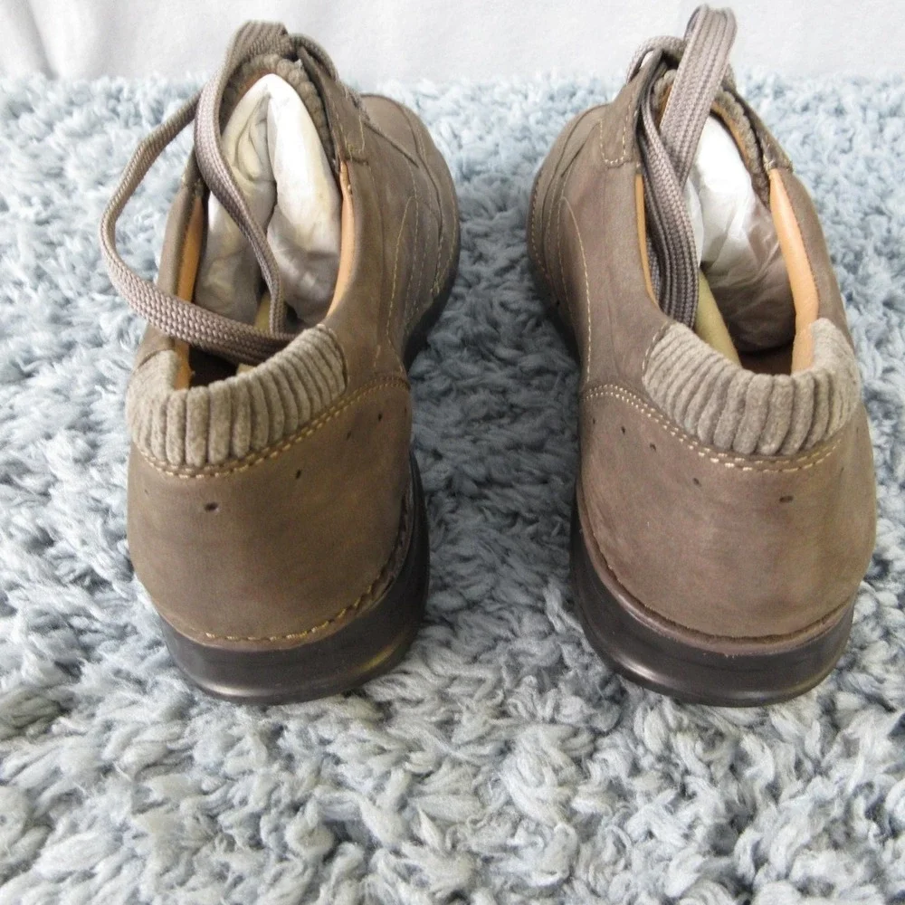Clarks Shoes Womens Size 7 Brown Nubuck Unstructured Comfort Sneaker NWOB